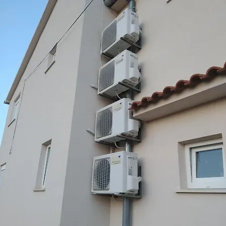 Apartman Turanj Exteriér fotografie