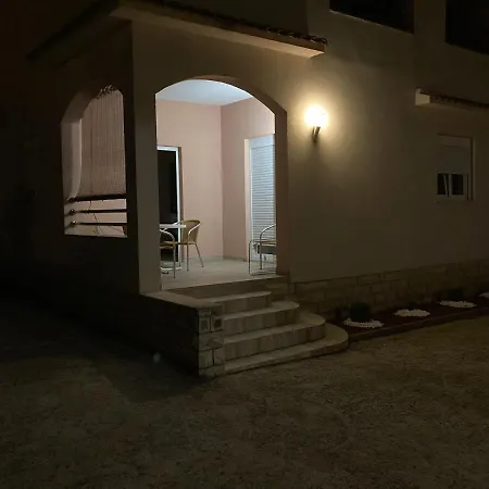 Apartman Turanj Exteriér fotografie