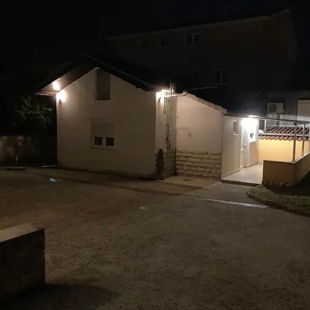 Apartman Turanj Exteriér fotografie