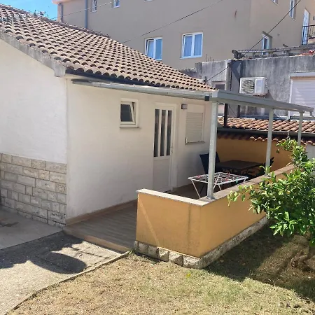 Apartman Turanj Exteriér fotografie